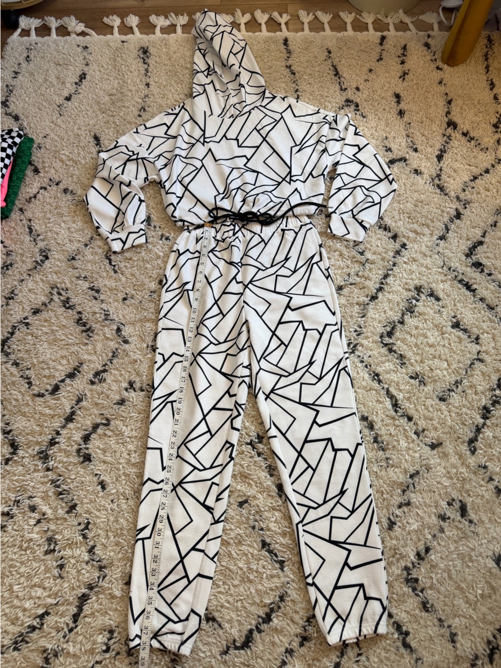 SHEIN White Jumpsuit with Black Geometric Print Woman size M